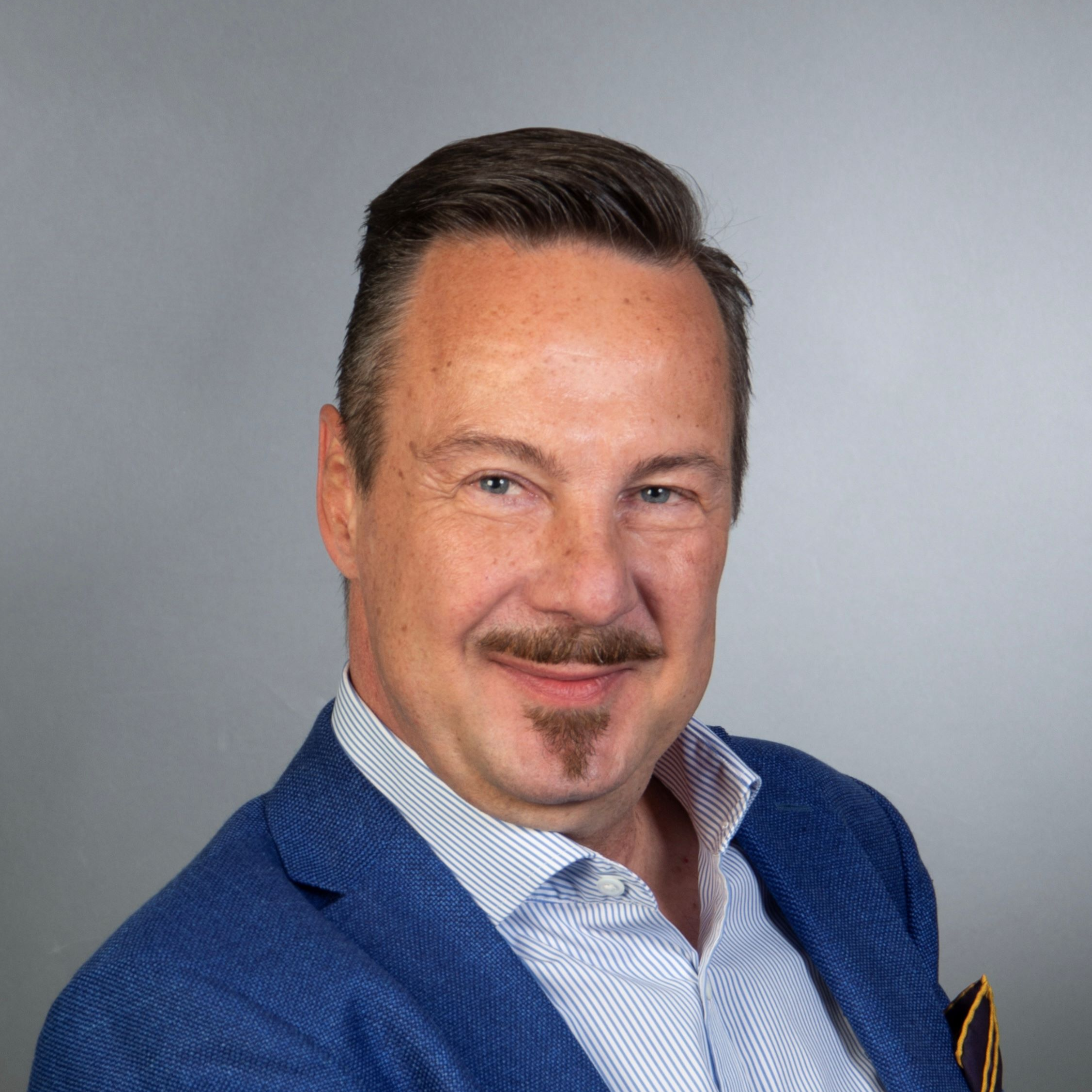 Dr. Stephan E. Knobloch